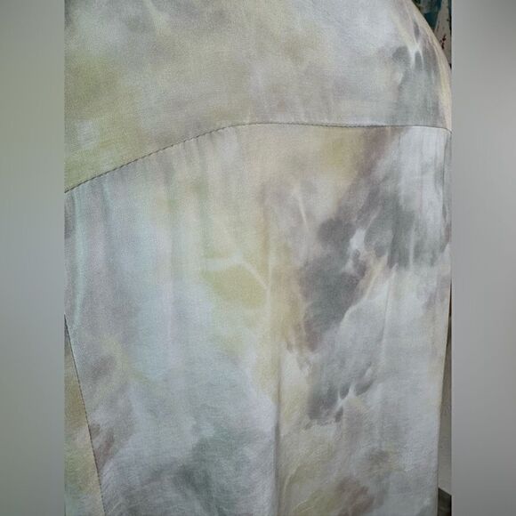 Grade and Gather Pale Yellow Grey Tie Dye Button Down Top Size Small - Picture 7 of 11